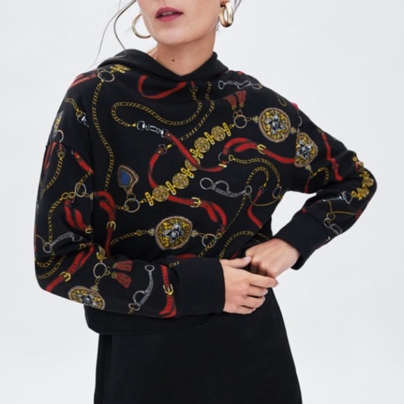 Zara Trafaluc Women’s Black Hooded Sweatshirt &Chain&Medallion Print - Picture 1 of 4